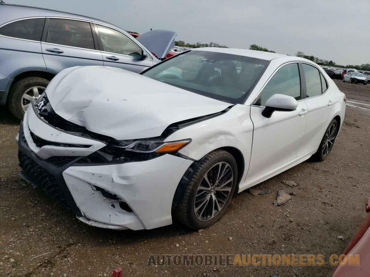 4T1B11HK3JU590718 TOYOTA CAMRY 2018