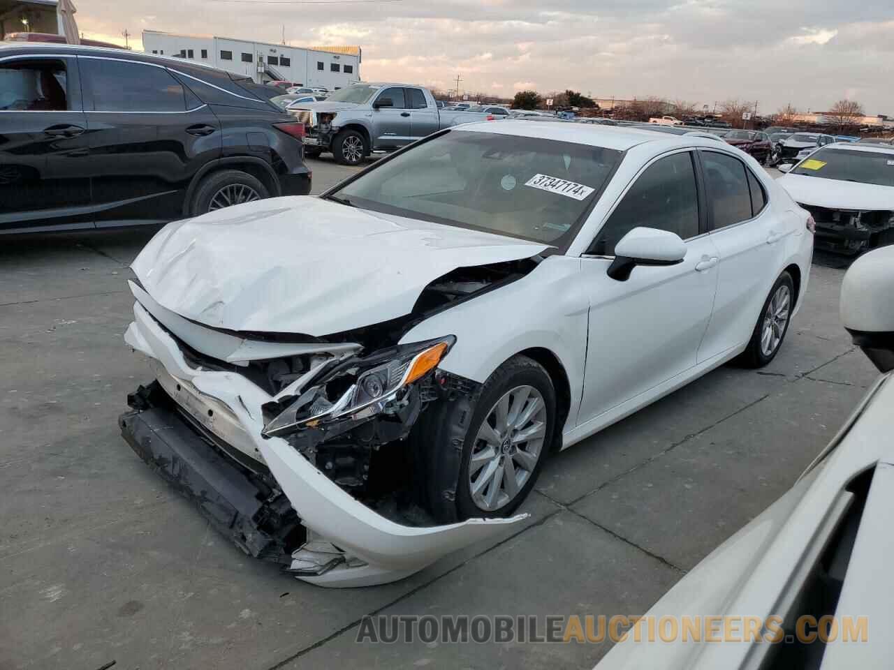 4T1B11HK3JU592209 TOYOTA CAMRY 2018