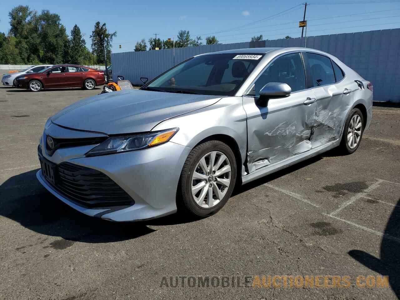 4T1B11HK3JU599113 TOYOTA CAMRY 2018