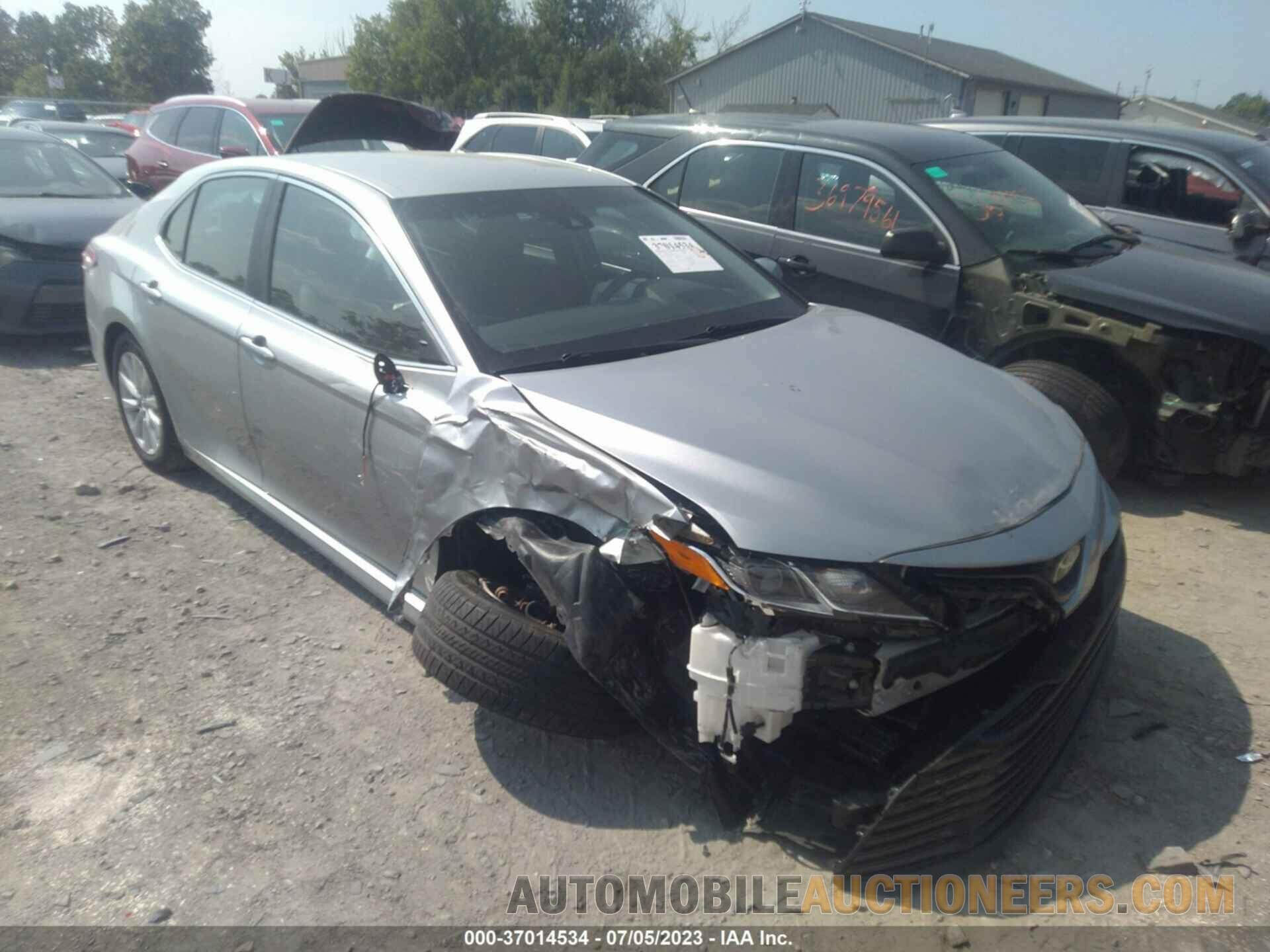 4T1B11HK3JU599838 TOYOTA CAMRY 2018