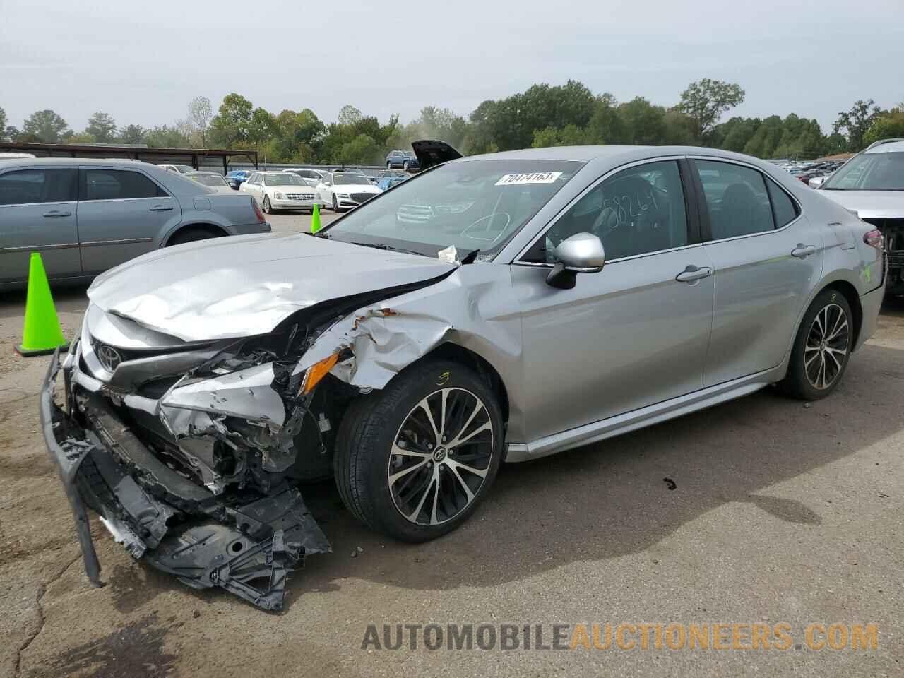 4T1B11HK3JU600549 TOYOTA CAMRY 2018