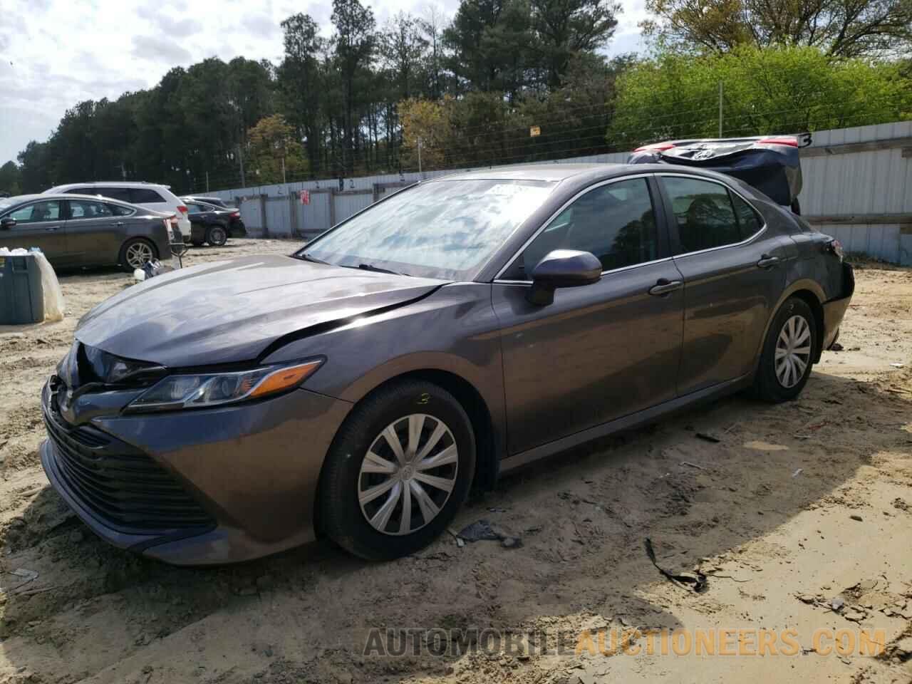 4T1B11HK3JU600616 TOYOTA CAMRY 2018