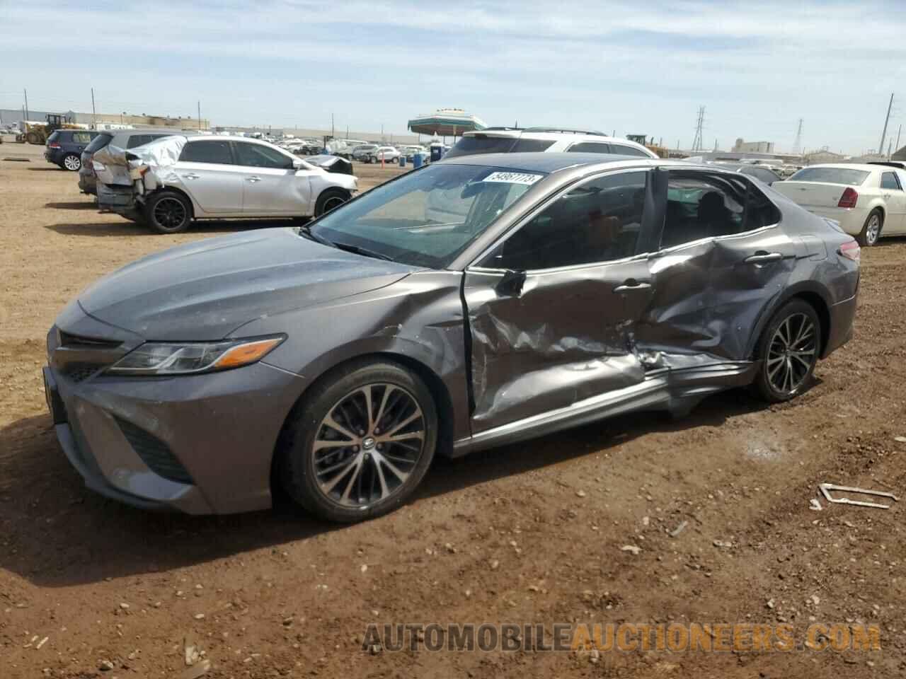 4T1B11HK3JU602026 TOYOTA CAMRY 2018