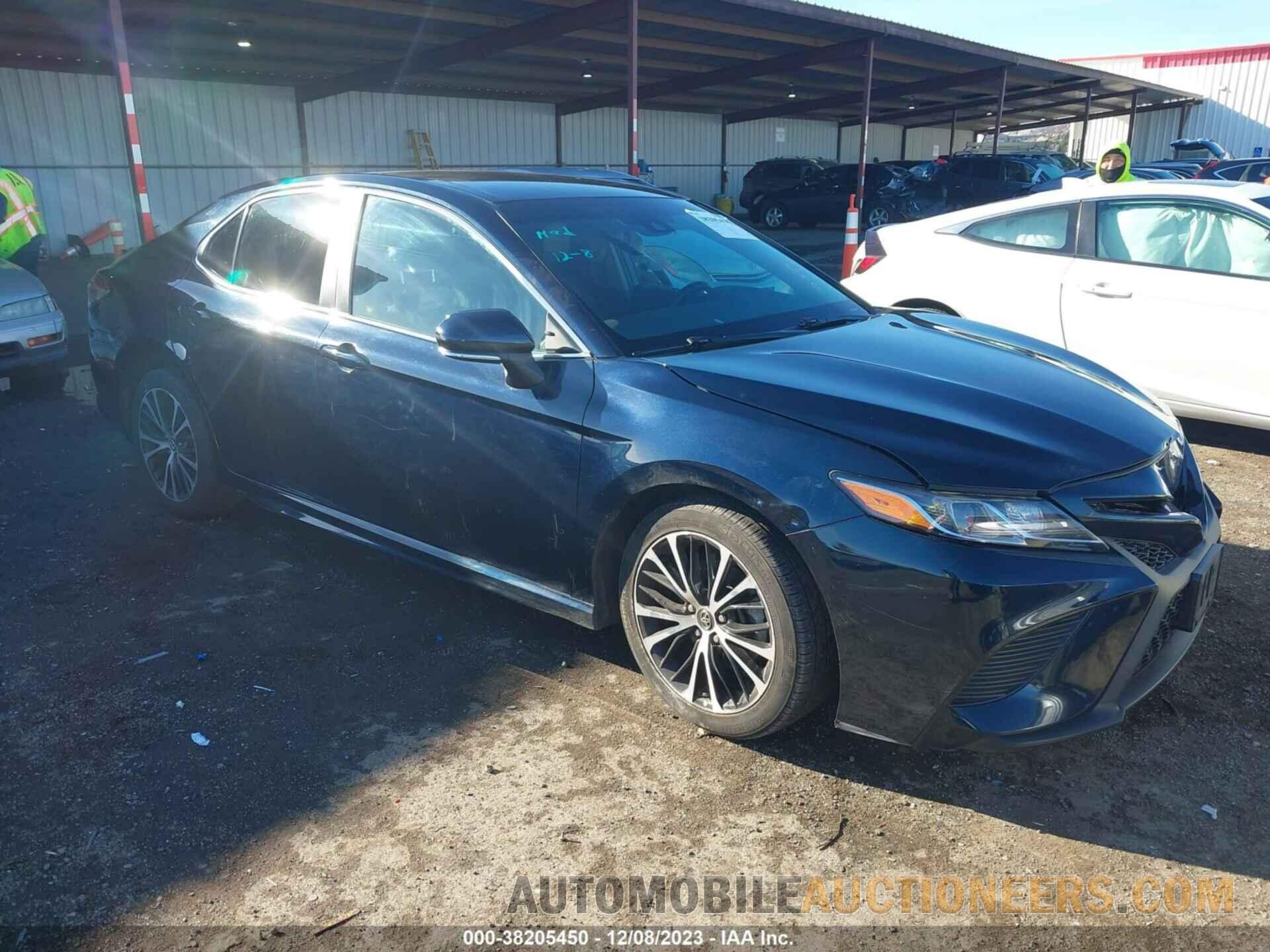 4T1B11HK3JU604696 TOYOTA CAMRY 2018