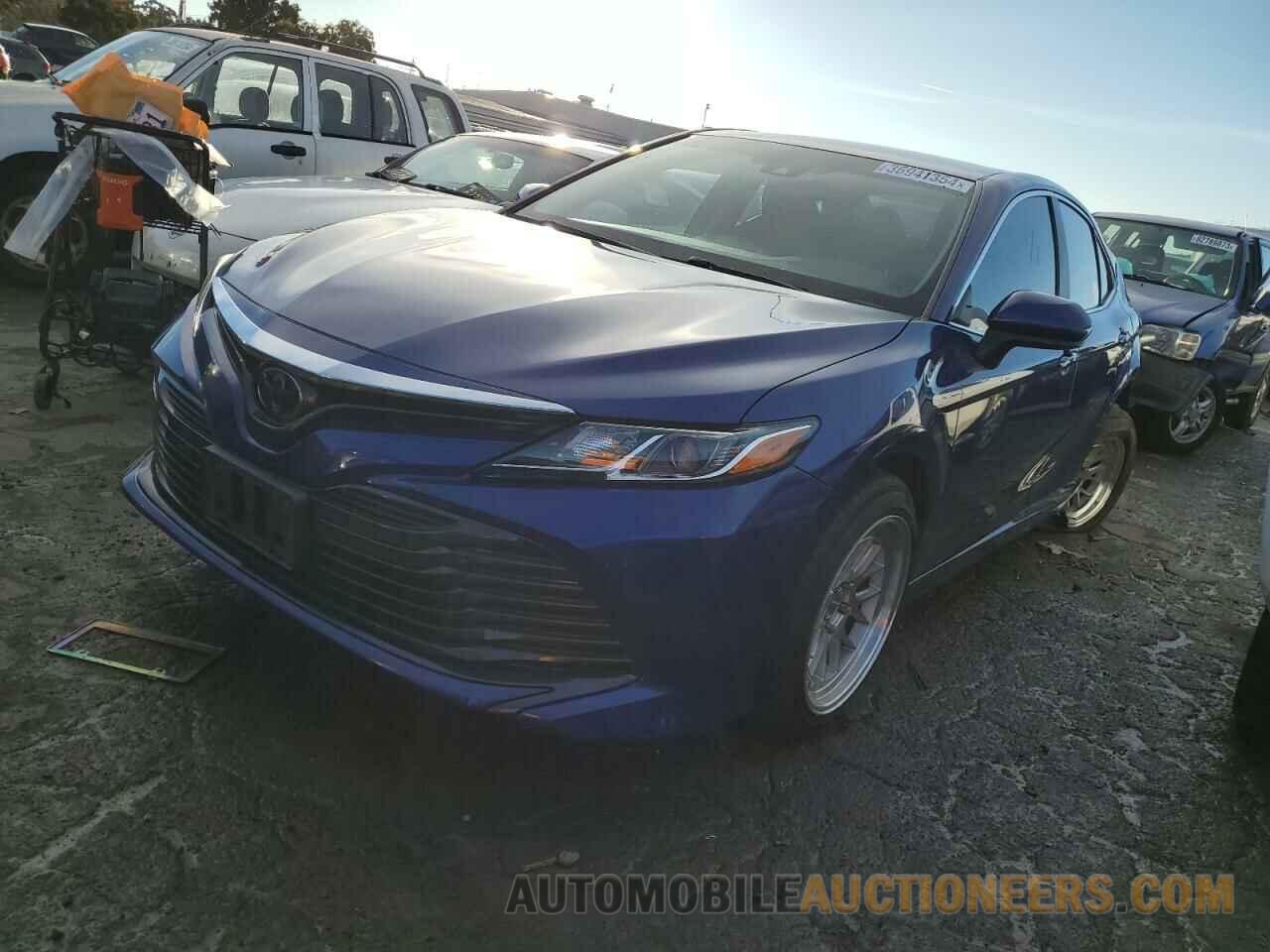 4T1B11HK3JU607100 TOYOTA CAMRY 2018