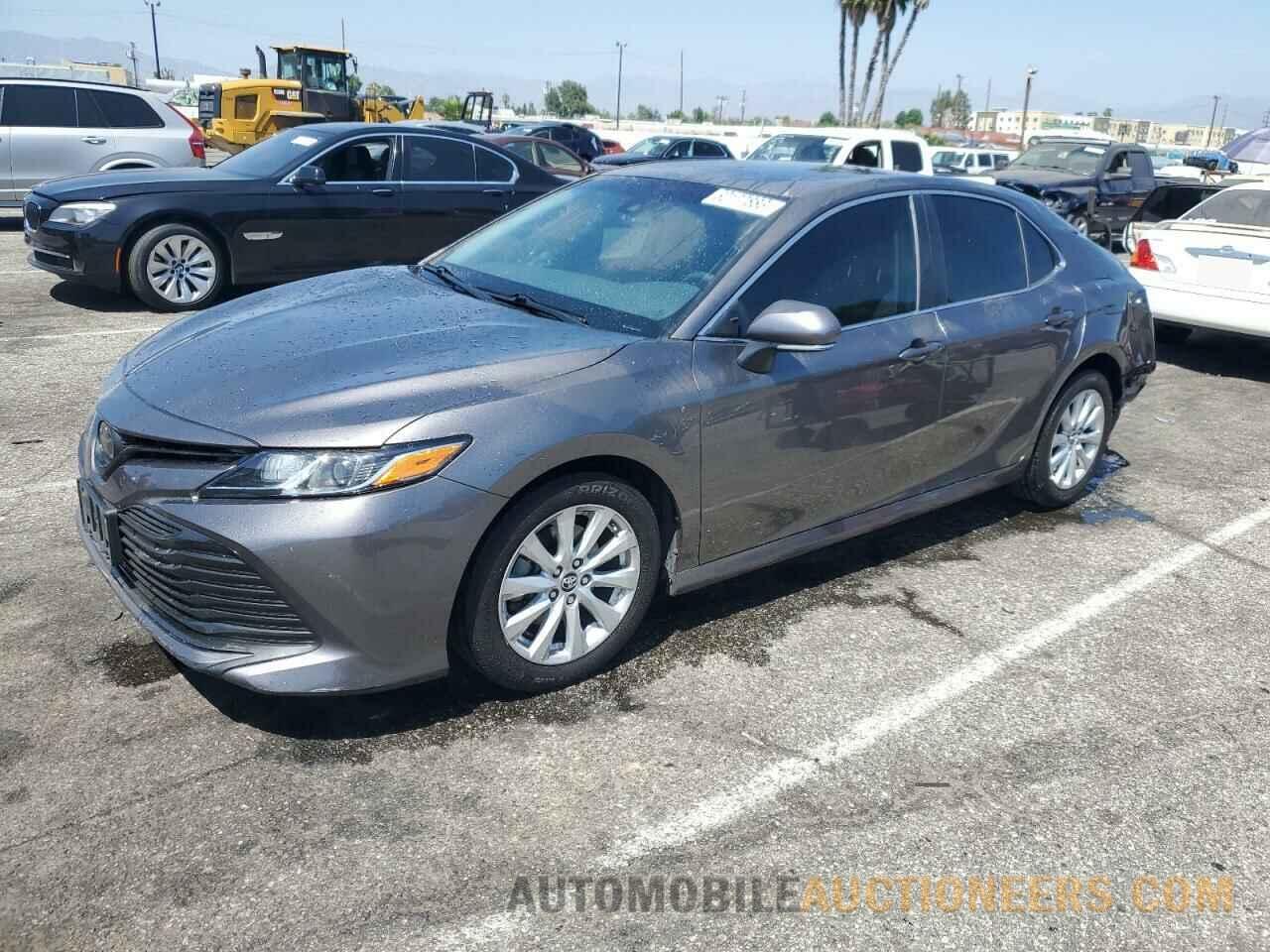 4T1B11HK3JU609302 TOYOTA CAMRY 2018