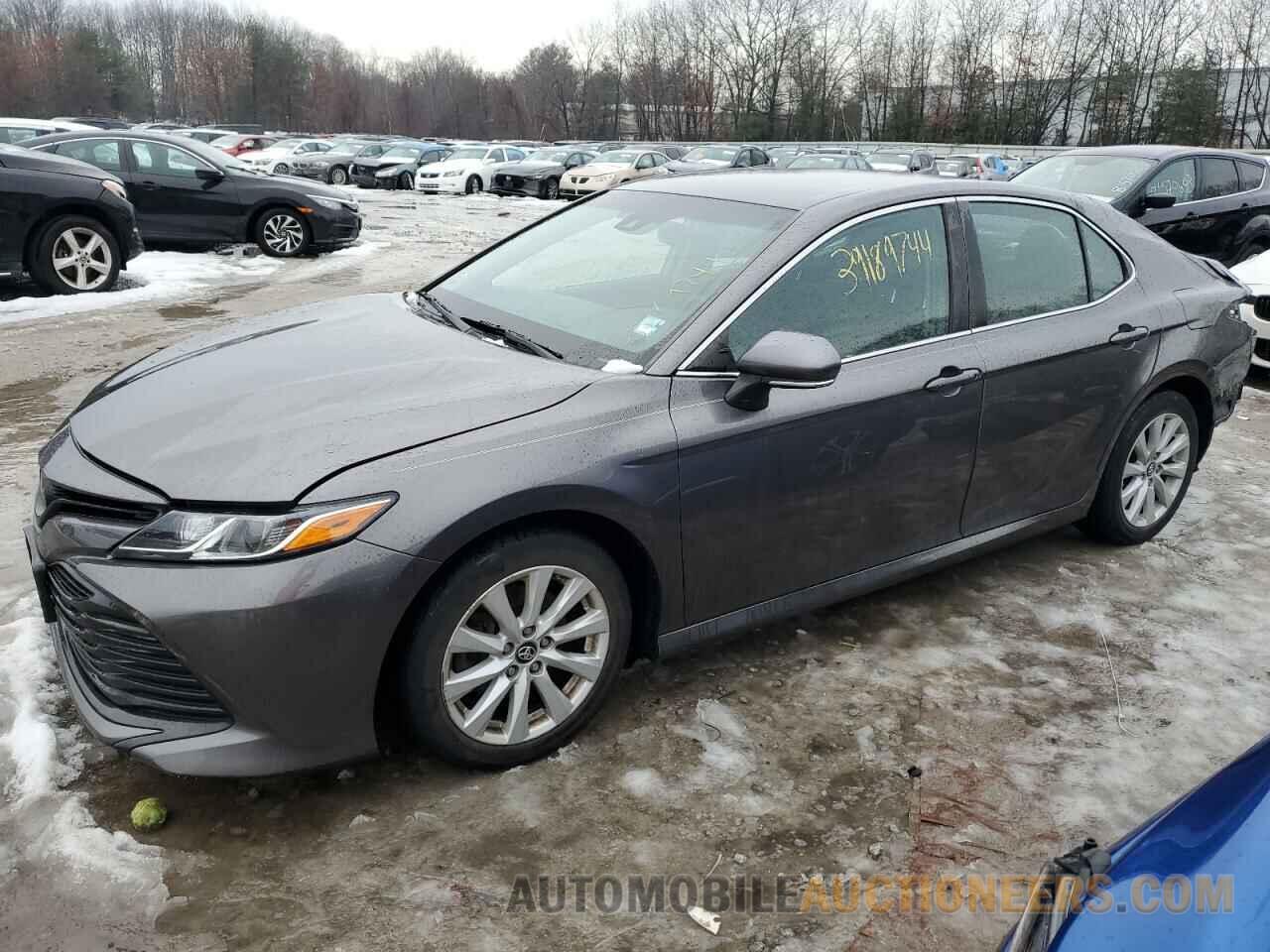 4T1B11HK3JU610580 TOYOTA CAMRY 2018