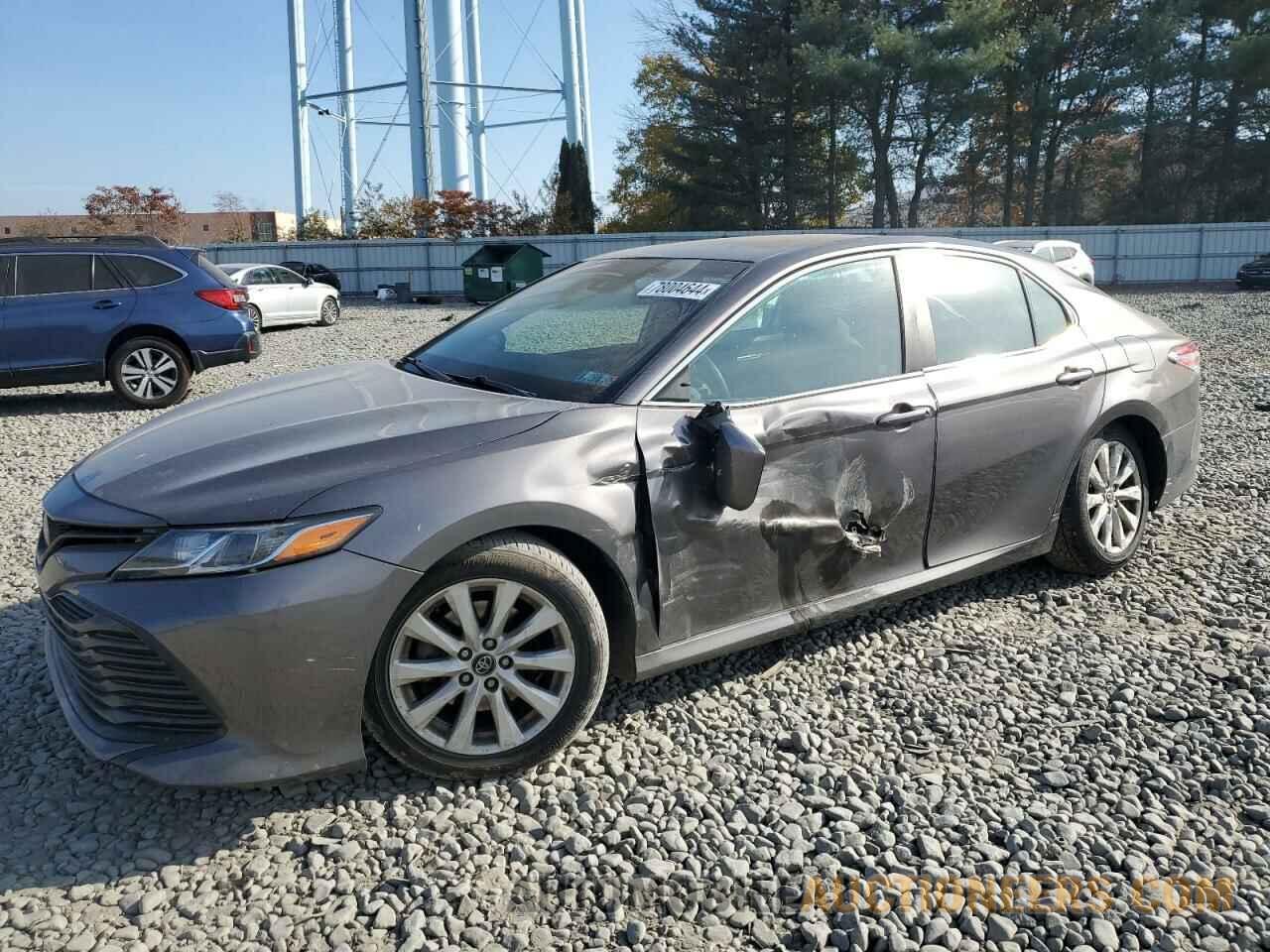 4T1B11HK3JU610997 TOYOTA CAMRY 2018