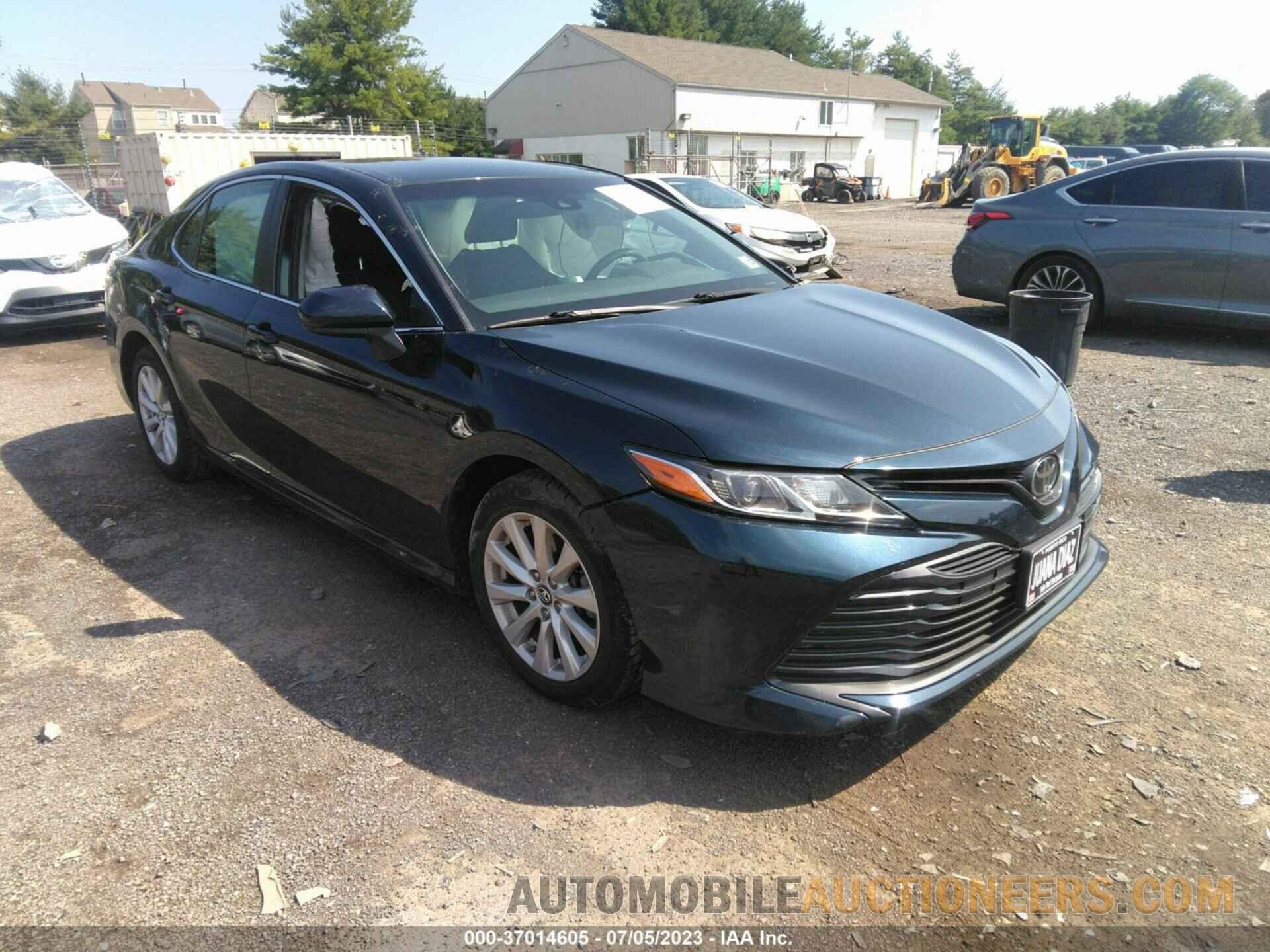 4T1B11HK3JU612183 TOYOTA CAMRY 2018