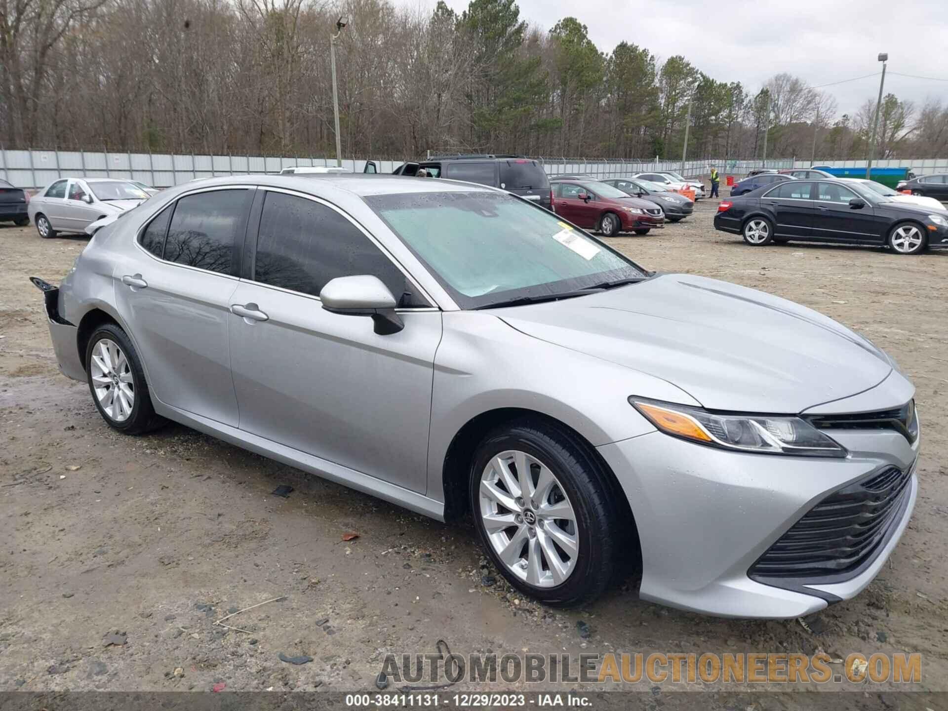 4T1B11HK3JU616198 TOYOTA CAMRY 2018