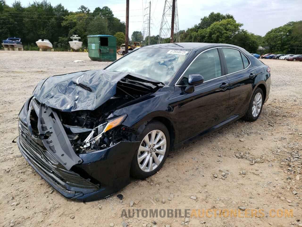 4T1B11HK3JU620638 TOYOTA CAMRY 2018