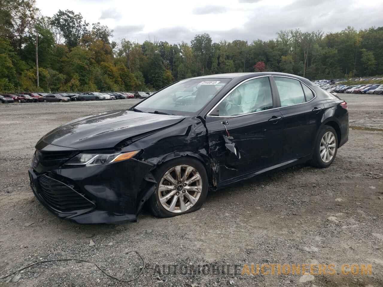 4T1B11HK3JU620932 TOYOTA CAMRY 2018