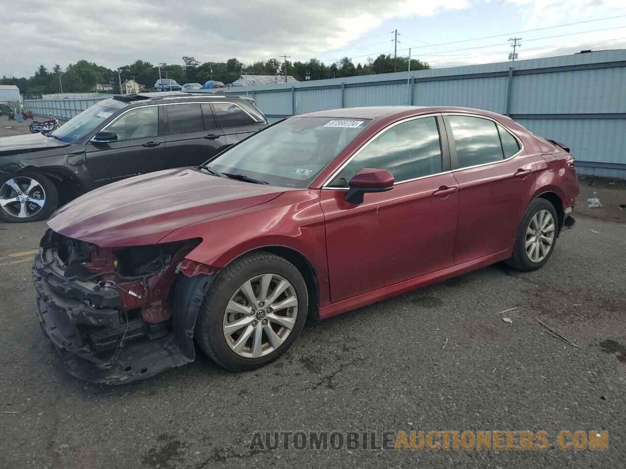 4T1B11HK3JU621272 TOYOTA CAMRY 2018