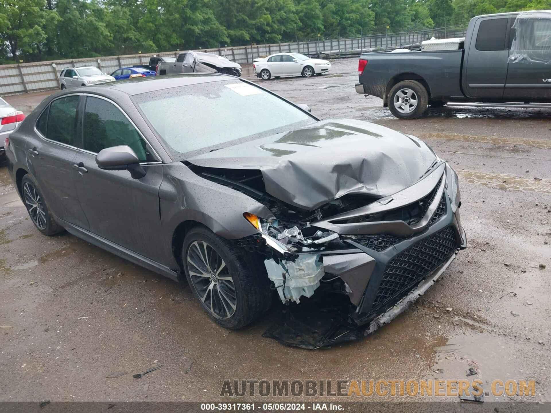 4T1B11HK3JU621420 TOYOTA CAMRY 2018