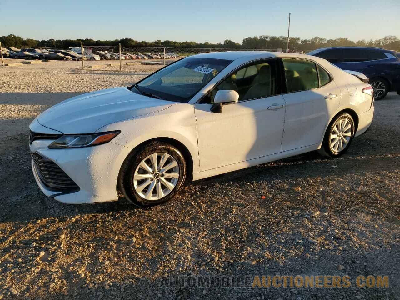 4T1B11HK3JU621661 TOYOTA CAMRY 2018