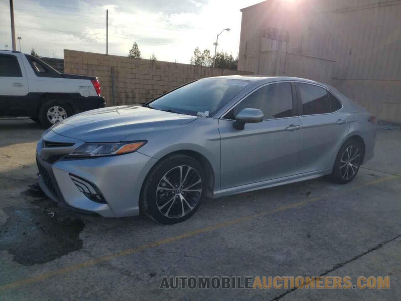 4T1B11HK3JU622292 TOYOTA CAMRY 2018