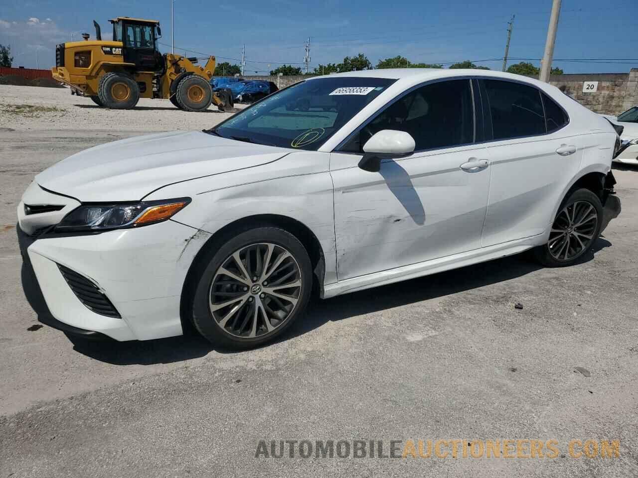 4T1B11HK3JU629517 TOYOTA CAMRY 2018