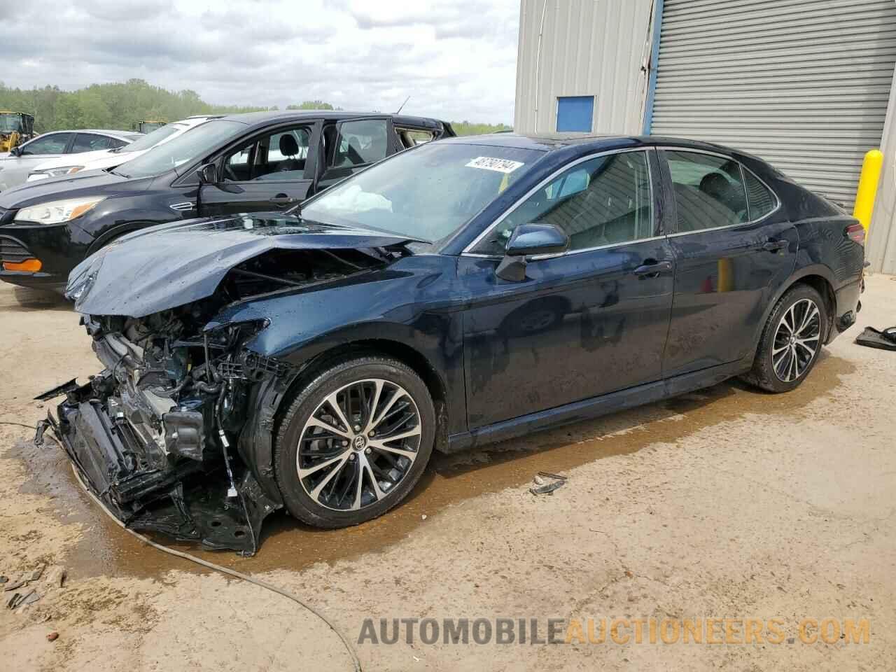 4T1B11HK3JU629775 TOYOTA CAMRY 2018