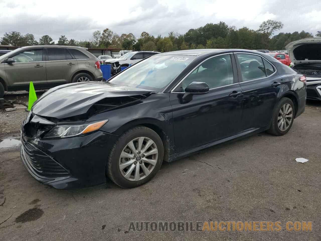 4T1B11HK3JU633518 TOYOTA CAMRY 2018