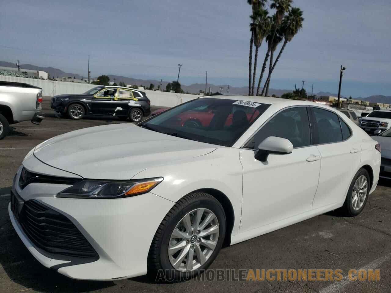 4T1B11HK3JU635463 TOYOTA CAMRY 2018