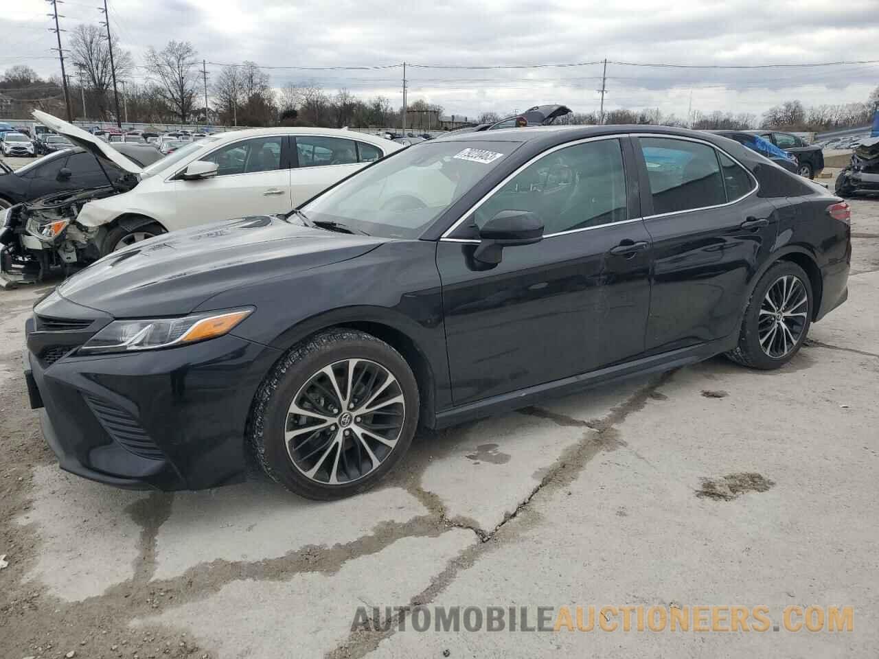 4T1B11HK3JU635981 TOYOTA CAMRY 2018