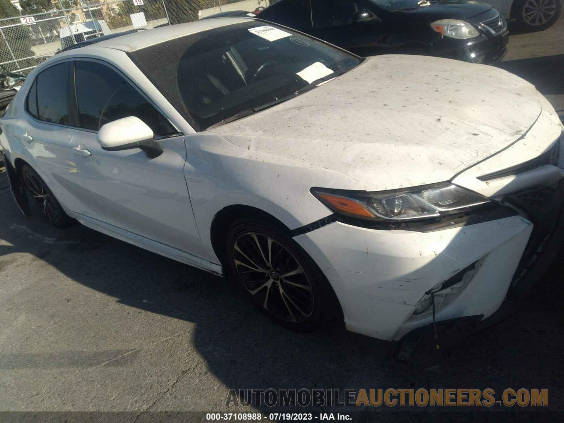 4T1B11HK3JU636290 TOYOTA CAMRY 2018