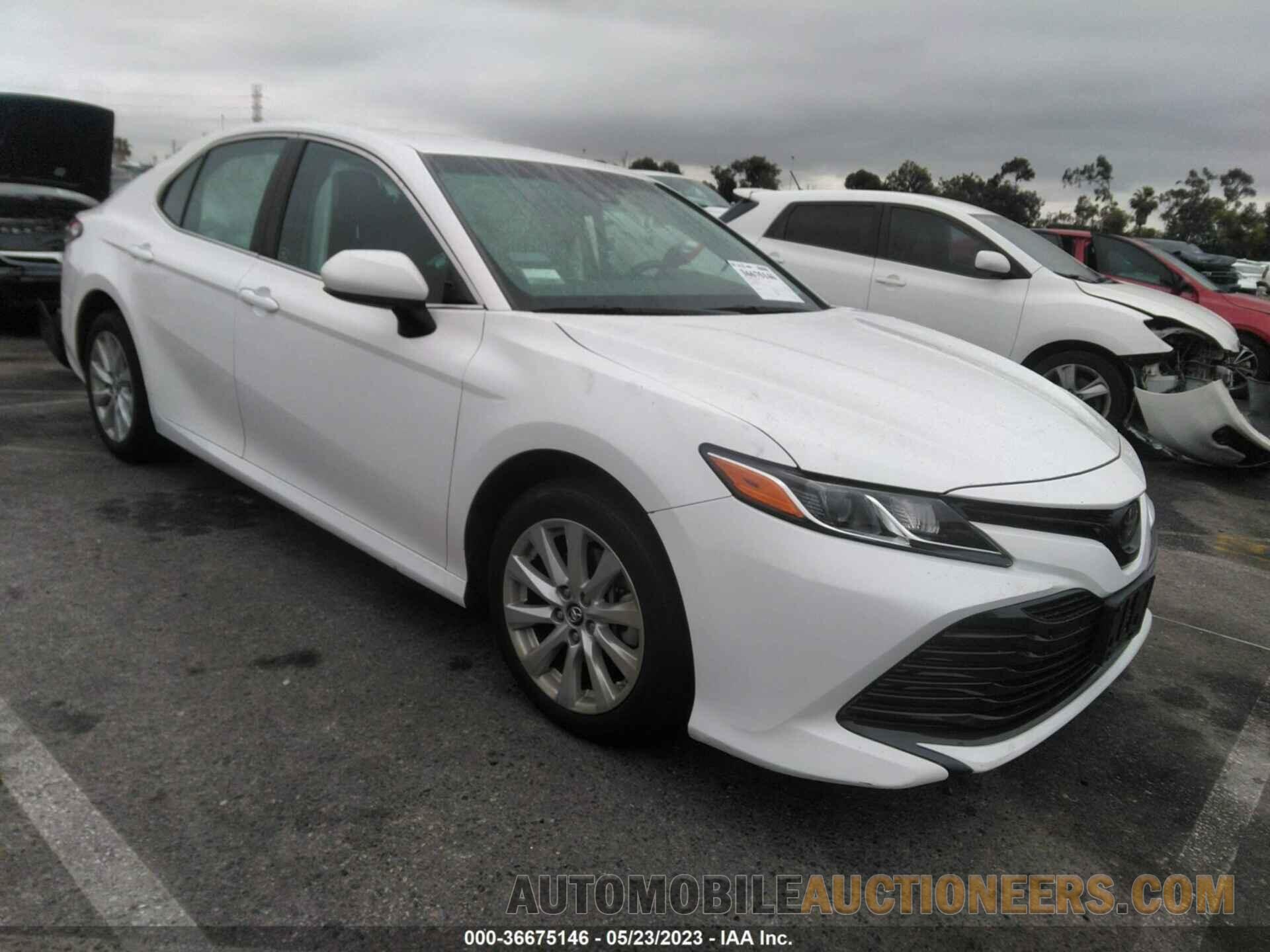 4T1B11HK3JU636712 TOYOTA CAMRY 2018