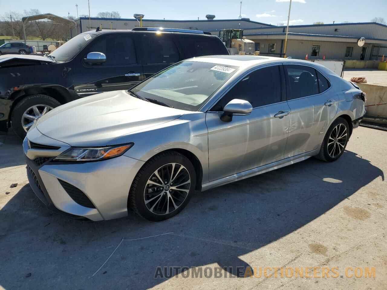 4T1B11HK3JU638203 TOYOTA CAMRY 2018