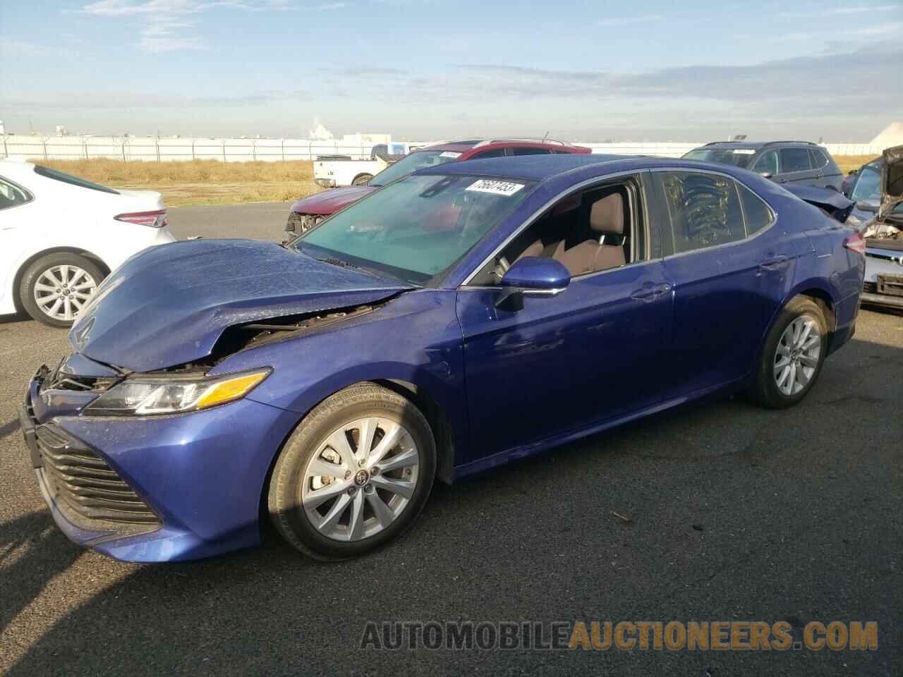 4T1B11HK3JU640386 TOYOTA CAMRY 2018