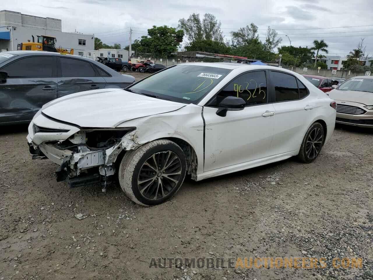 4T1B11HK3JU642929 TOYOTA CAMRY 2018