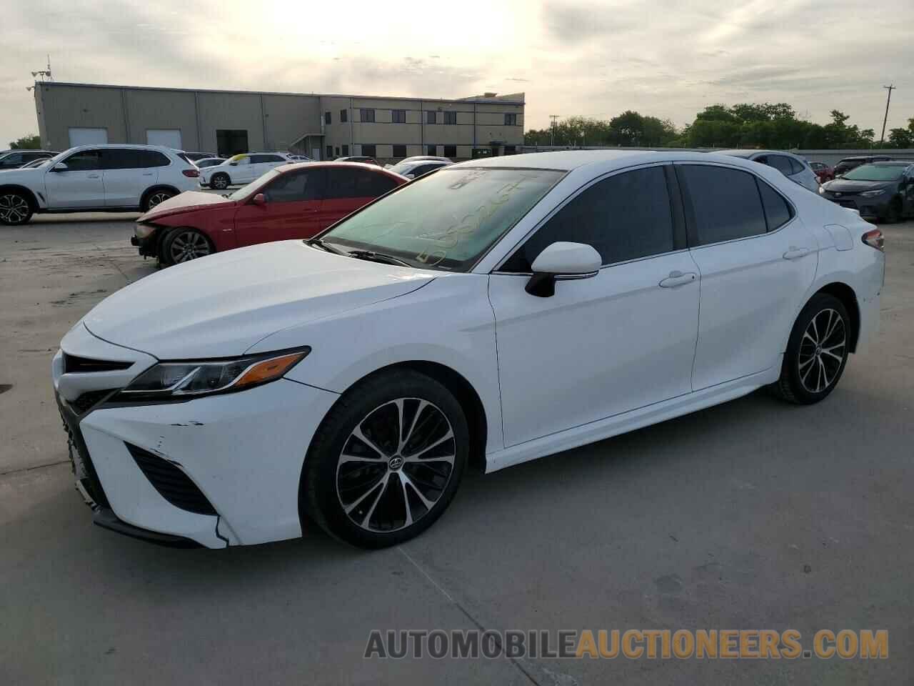 4T1B11HK3JU644468 TOYOTA CAMRY 2018