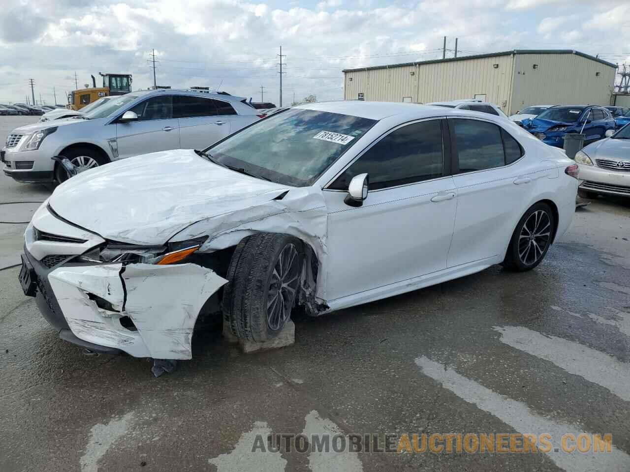 4T1B11HK3JU646723 TOYOTA CAMRY 2018