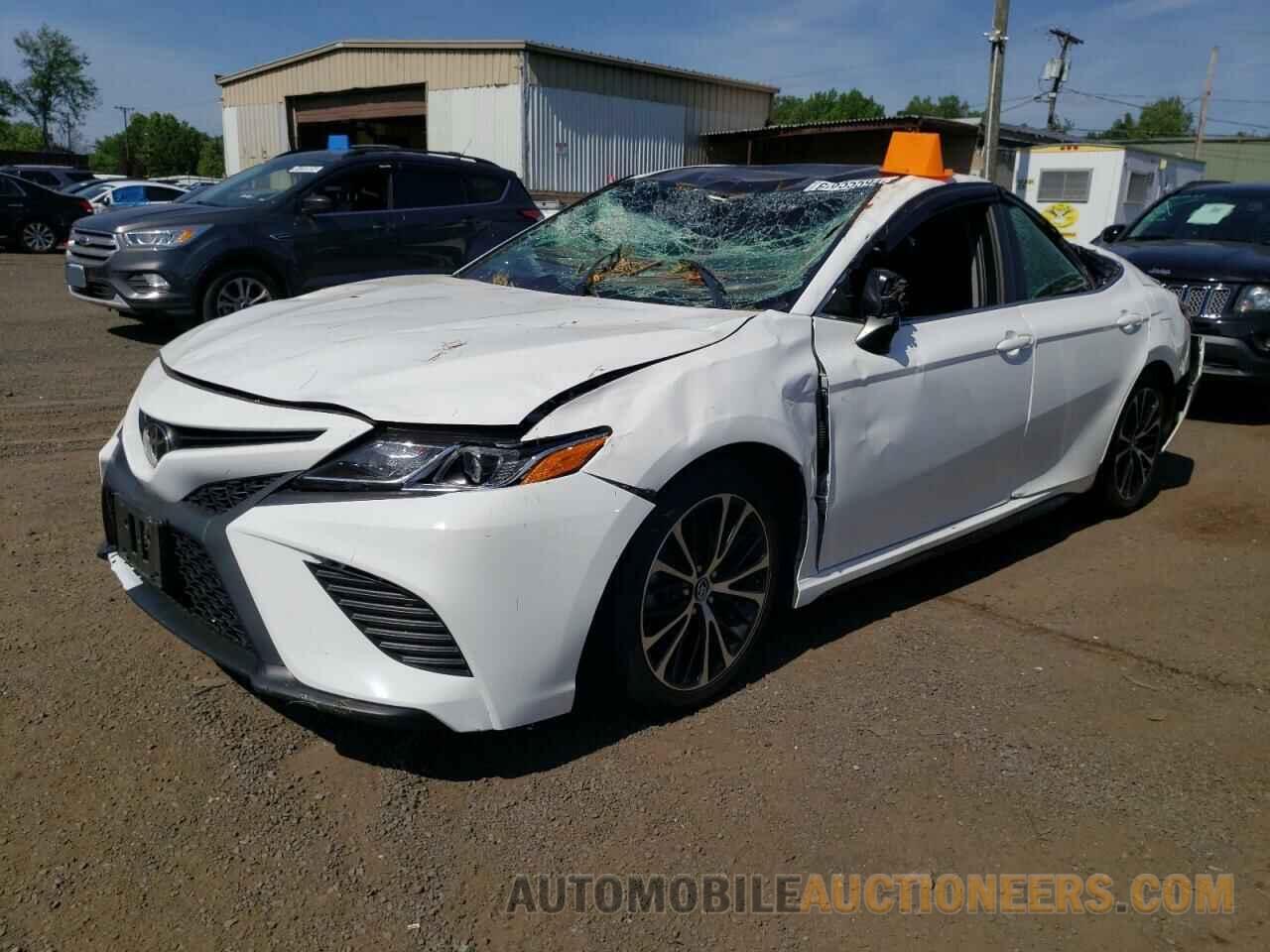 4T1B11HK3JU647970 TOYOTA CAMRY 2018