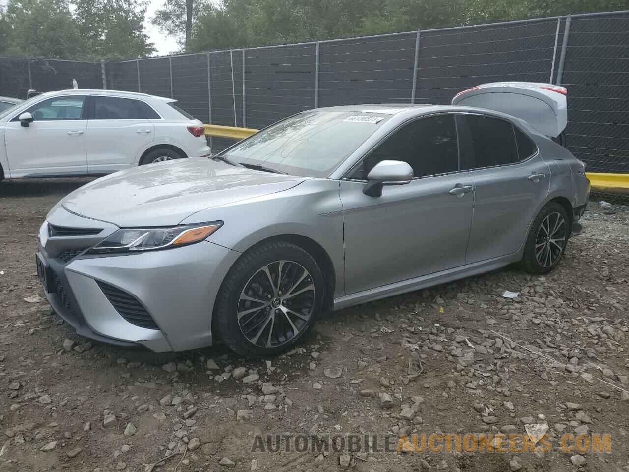 4T1B11HK3JU649637 TOYOTA CAMRY 2018