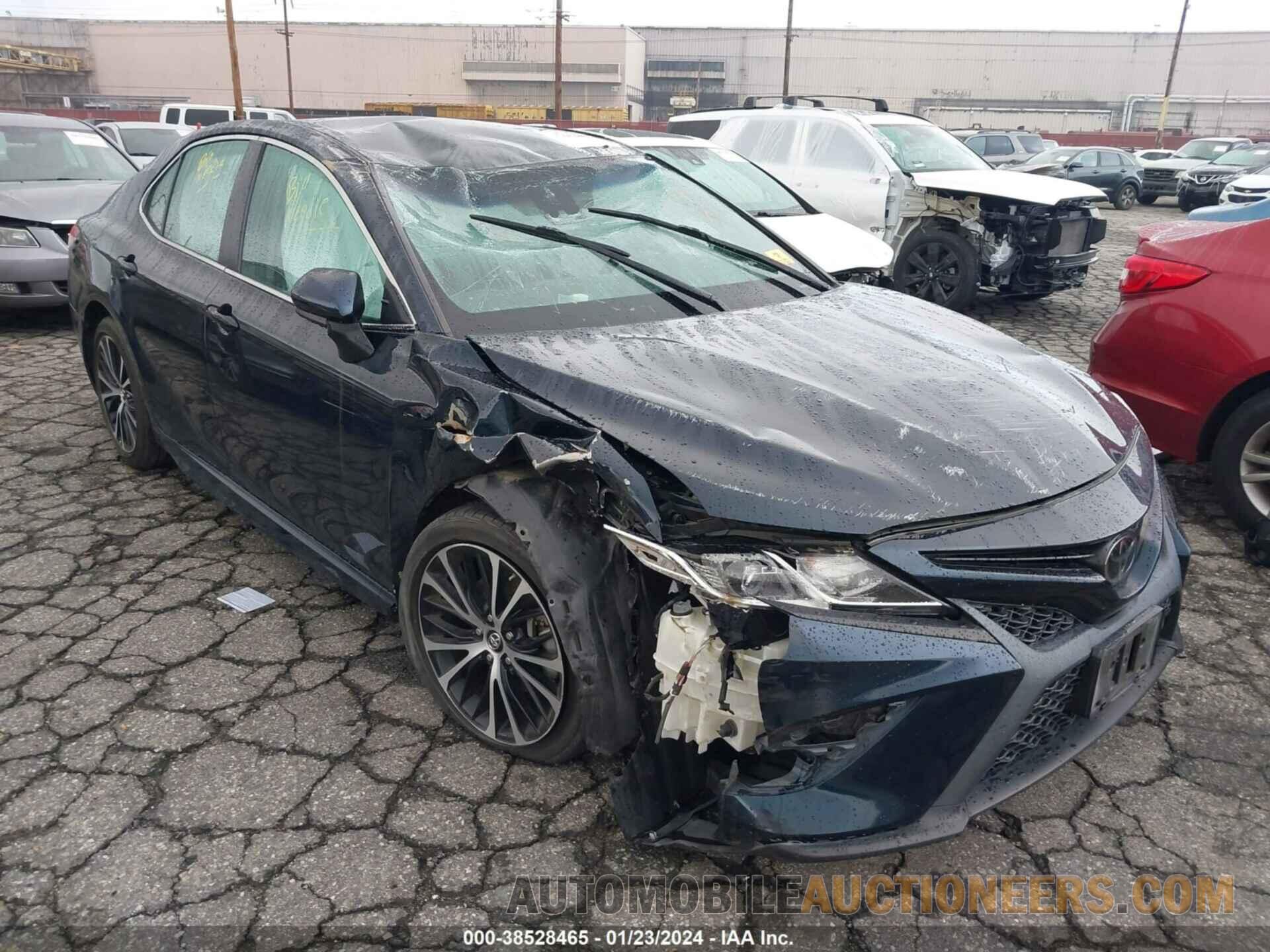 4T1B11HK3JU651873 TOYOTA CAMRY 2018