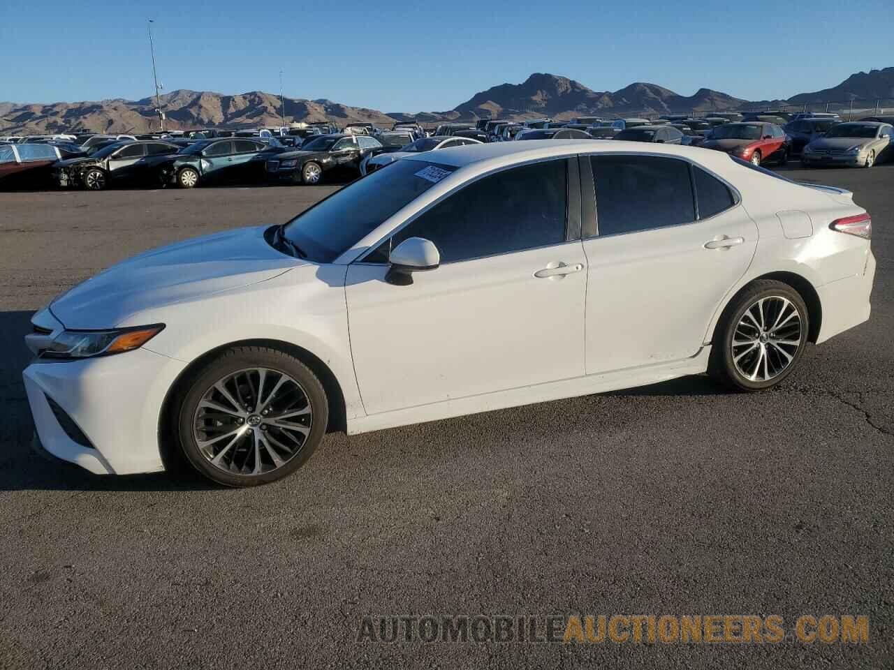 4T1B11HK3JU652201 TOYOTA CAMRY 2018