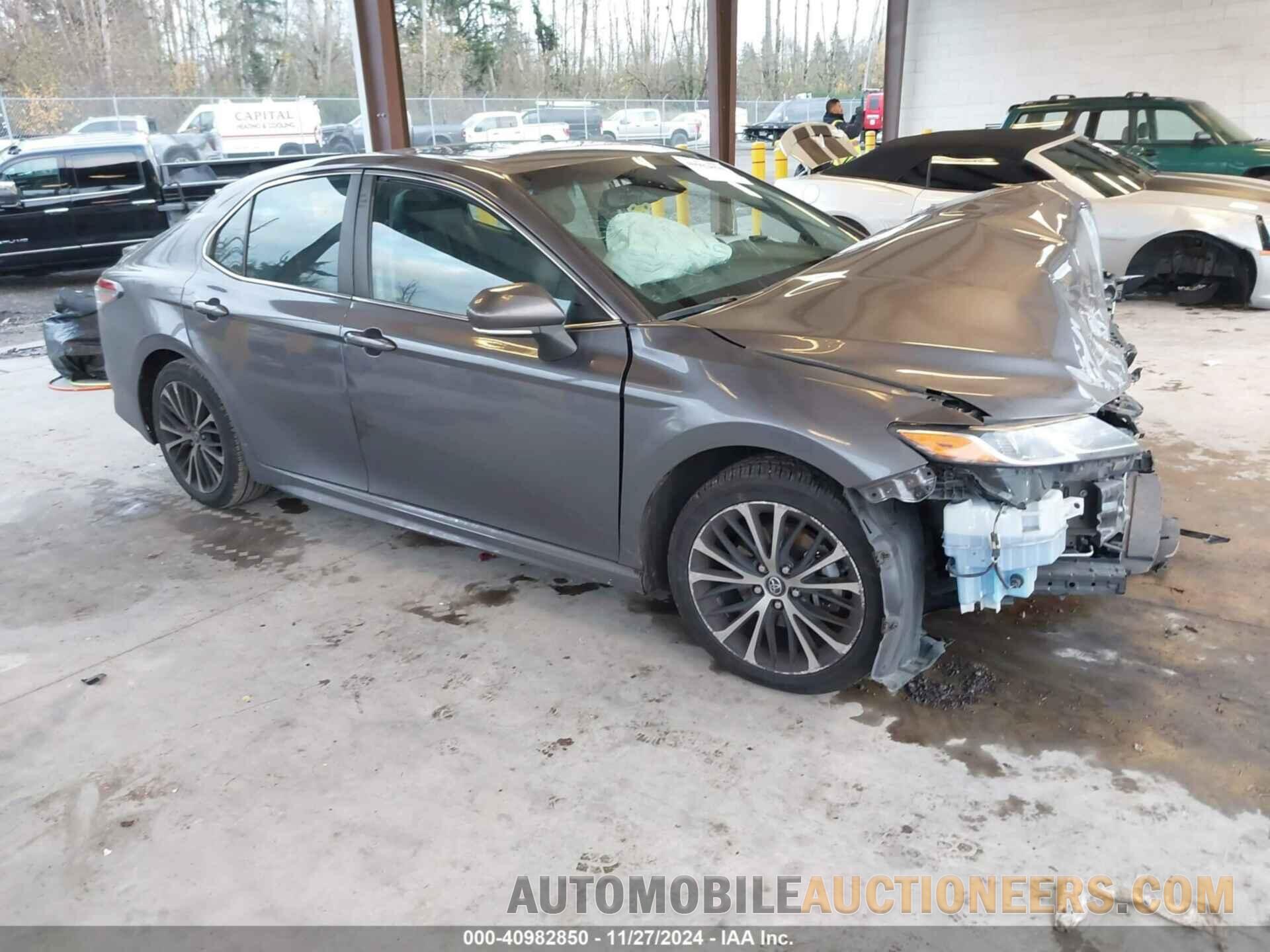 4T1B11HK3JU652733 TOYOTA CAMRY 2018