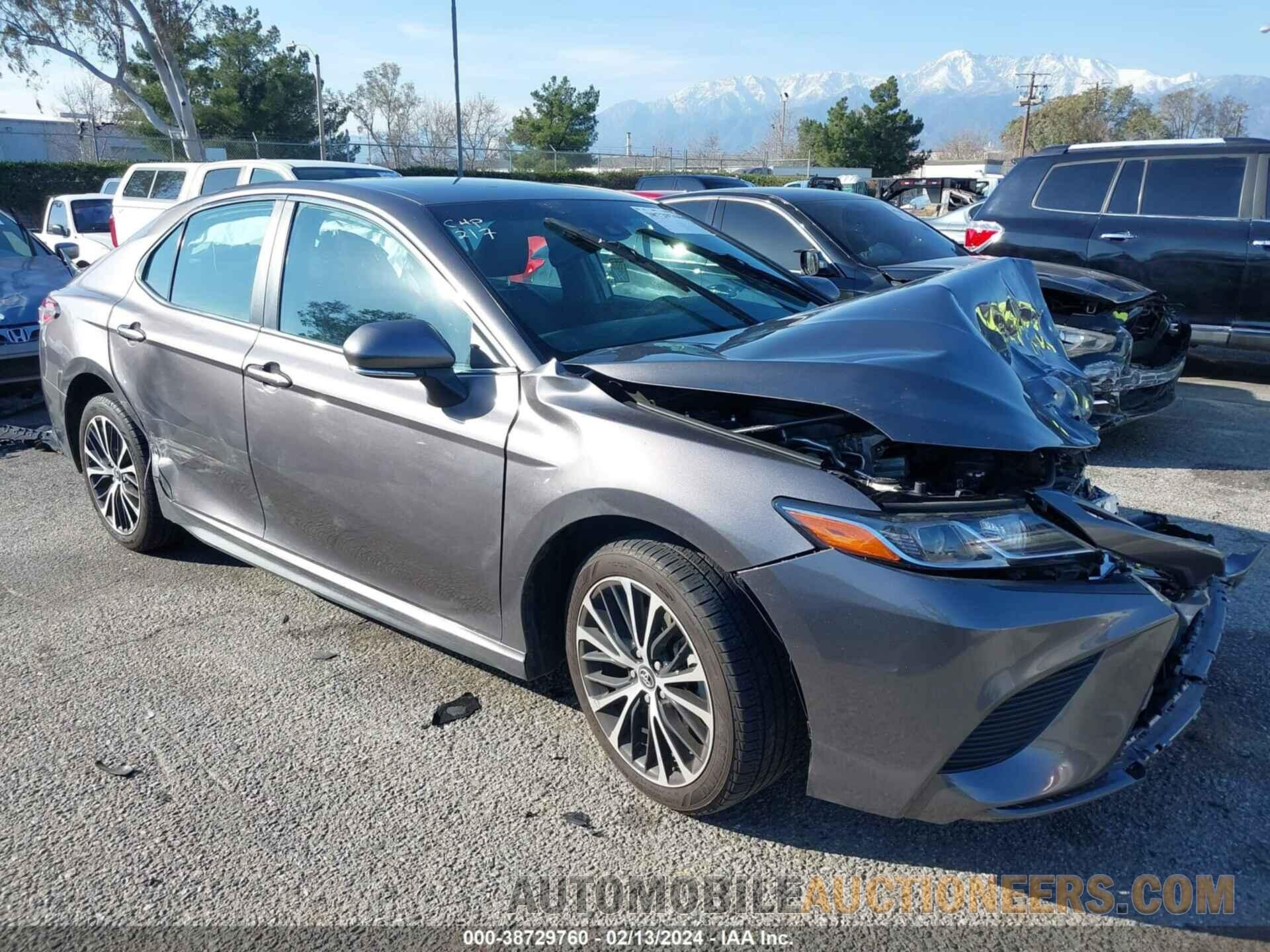 4T1B11HK3JU653221 TOYOTA CAMRY 2018