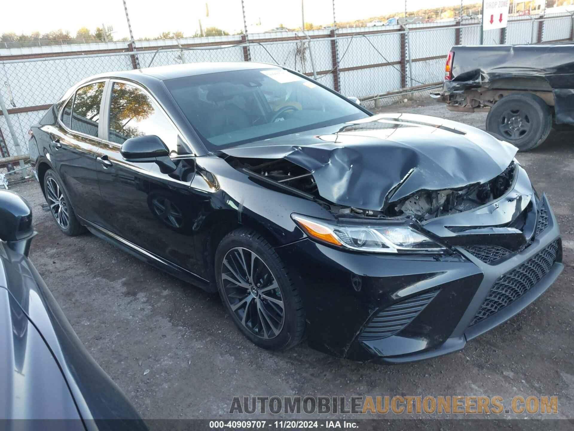 4T1B11HK3JU656815 TOYOTA CAMRY 2018