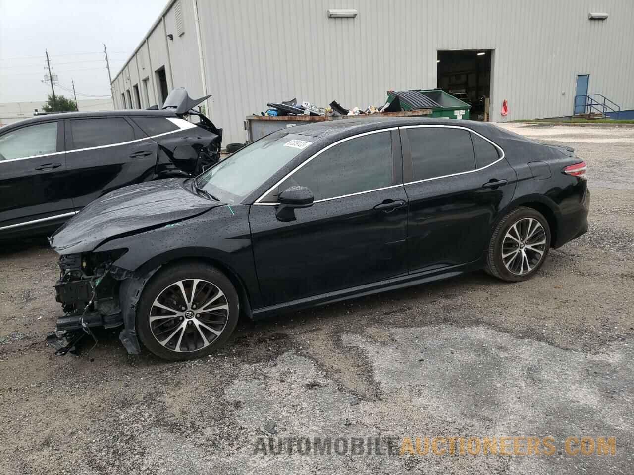 4T1B11HK3JU658001 TOYOTA CAMRY 2018