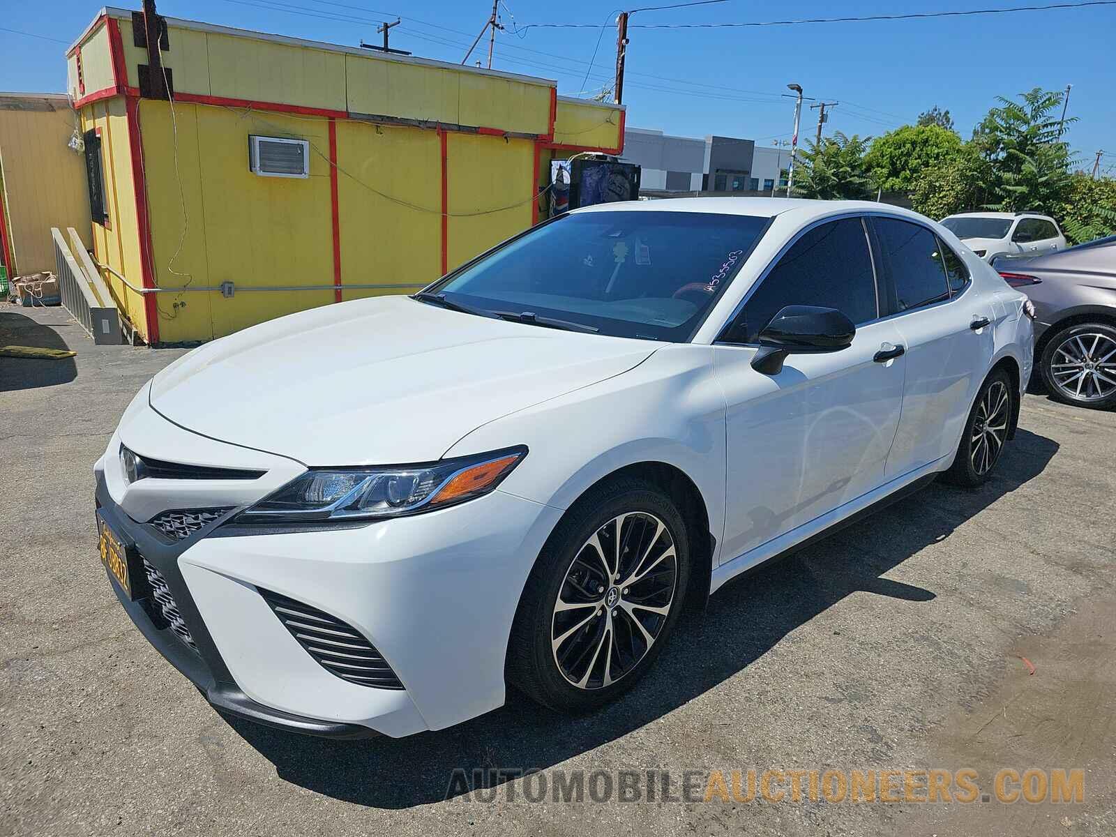 4T1B11HK3JU659715 Toyota Camry 2018