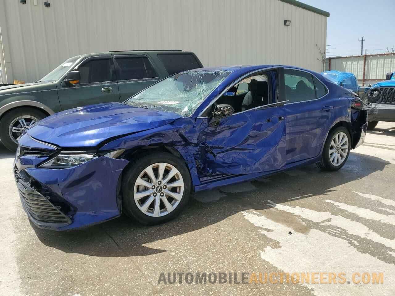 4T1B11HK3JU664042 TOYOTA CAMRY 2018