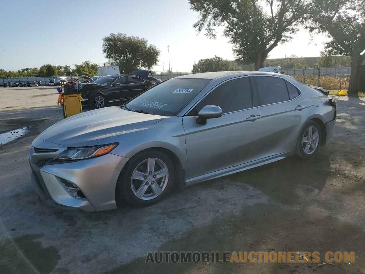 4T1B11HK3JU668737 TOYOTA CAMRY 2018