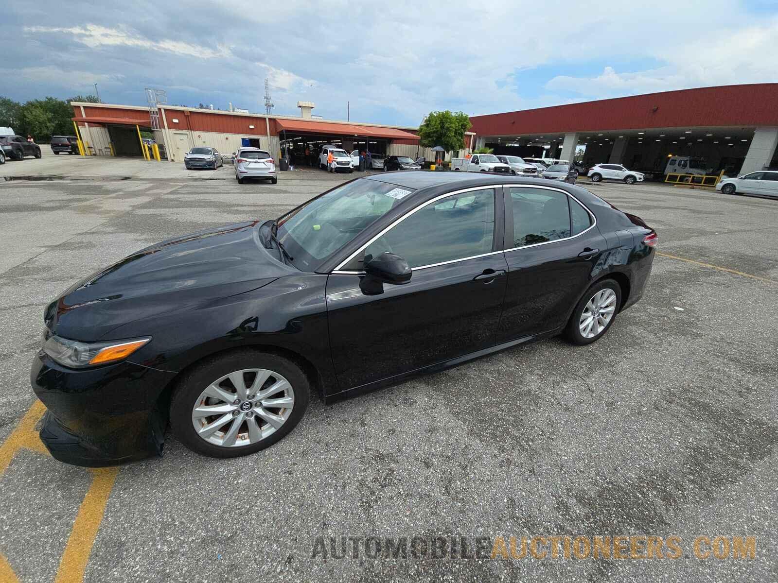 4T1B11HK3JU671346 Toyota Camry 2018