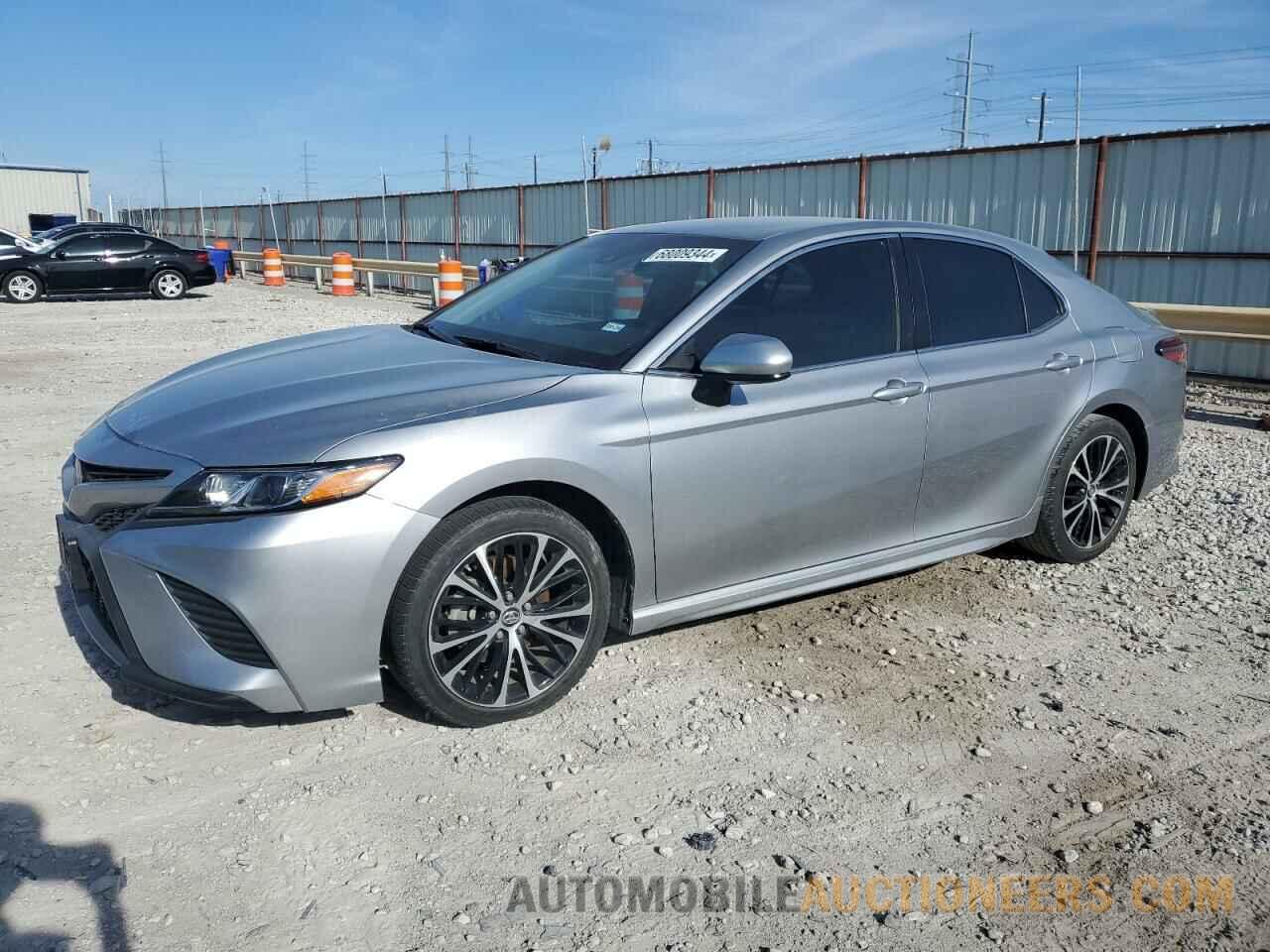 4T1B11HK3JU673209 TOYOTA CAMRY 2018