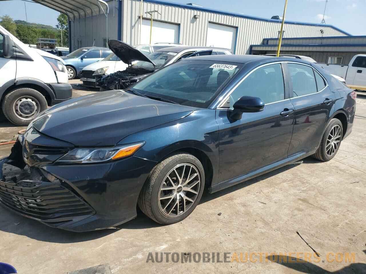 4T1B11HK3JU673453 TOYOTA CAMRY 2018