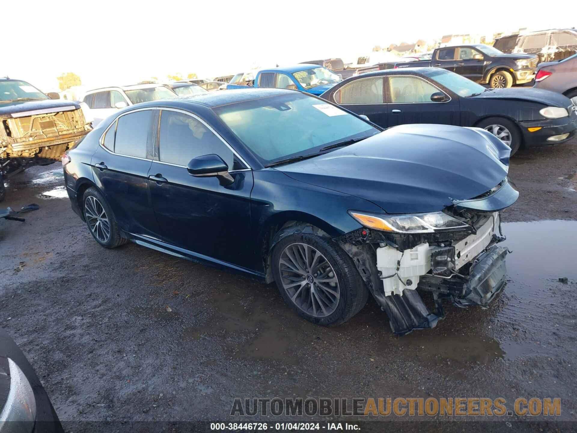 4T1B11HK3JU673565 TOYOTA CAMRY 2018