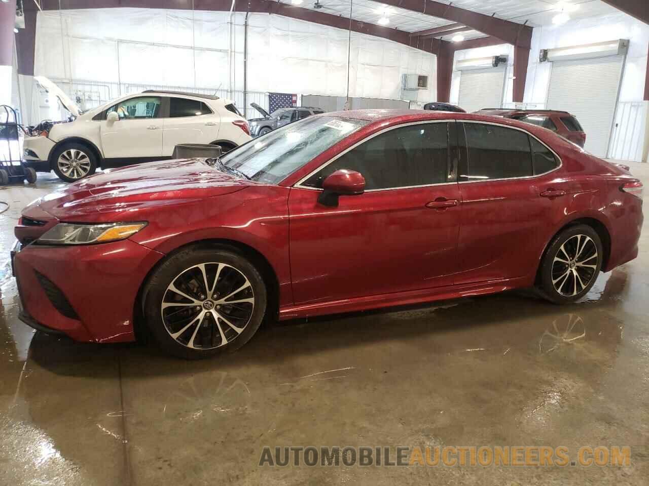 4T1B11HK3JU674358 TOYOTA CAMRY 2018