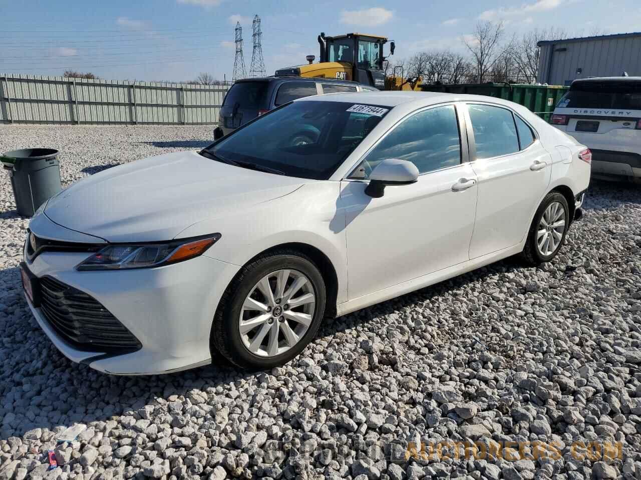 4T1B11HK3JU674411 TOYOTA CAMRY 2018