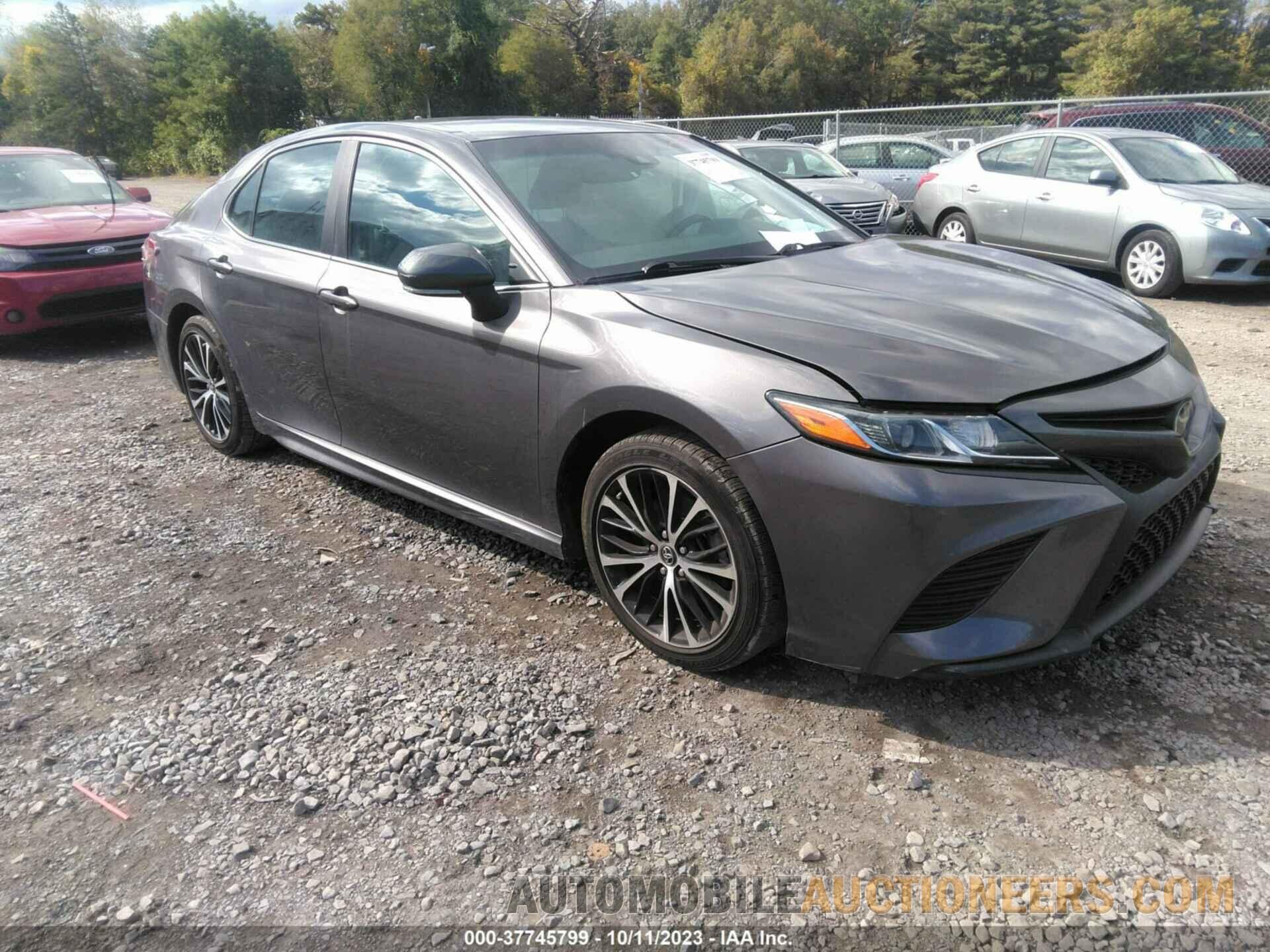 4T1B11HK3JU674764 TOYOTA CAMRY 2018